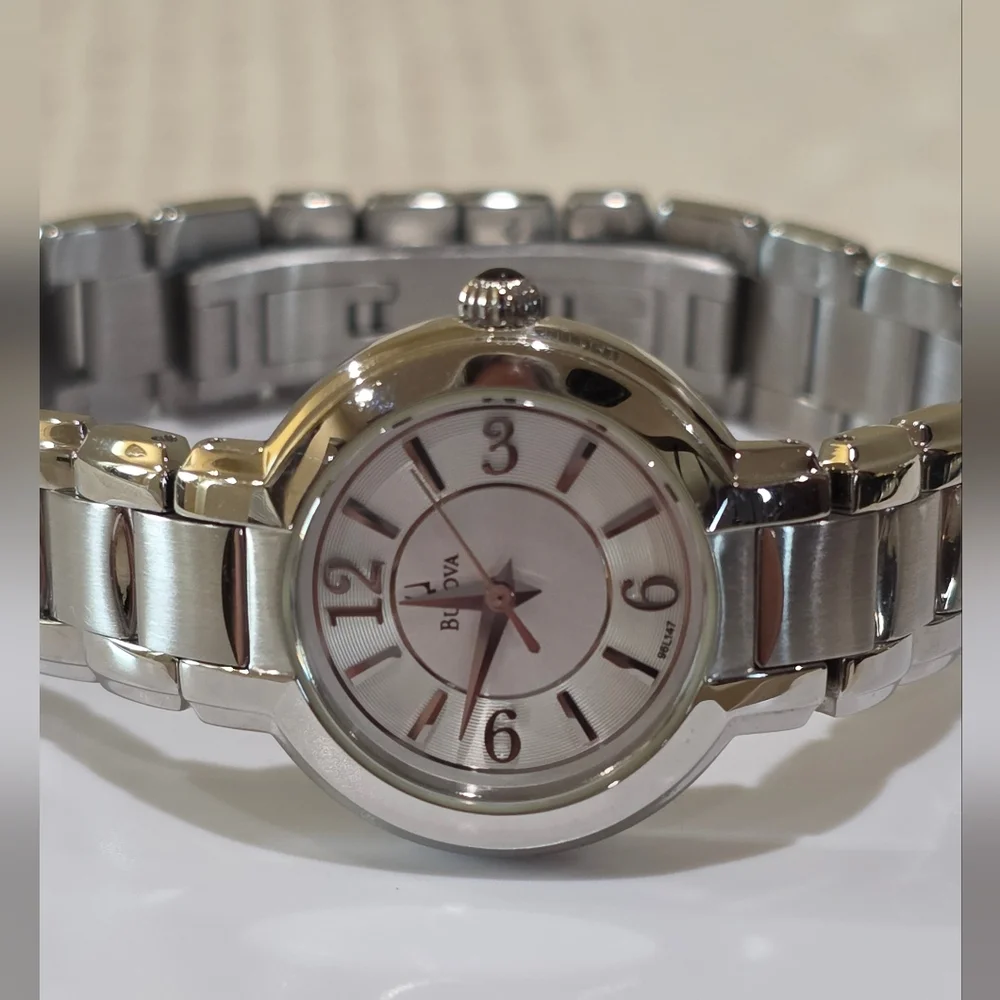 Classic Silver Bulova Women's Dress Collection Easy Read Wrist Watch C860903